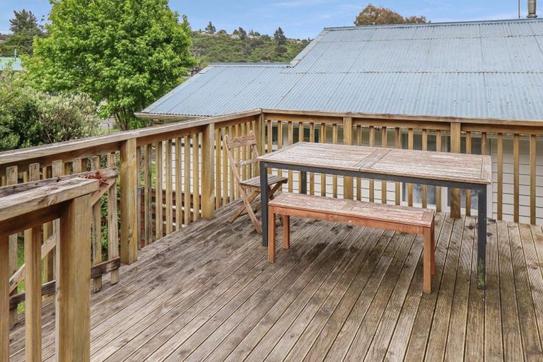 Photo of property in 15 James Grove, Stokes Valley, Lower Hutt, 5019