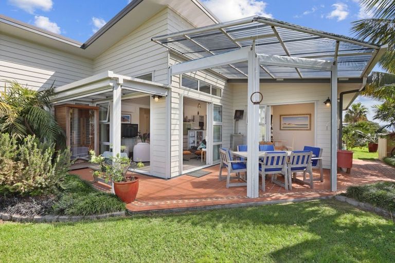 Photo of property in 21 Barbados Way, One Tree Point, 0118