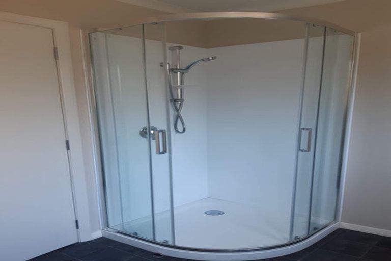 Photo of property in 8 Honeystone Street, Helensburgh, Dunedin, 9010