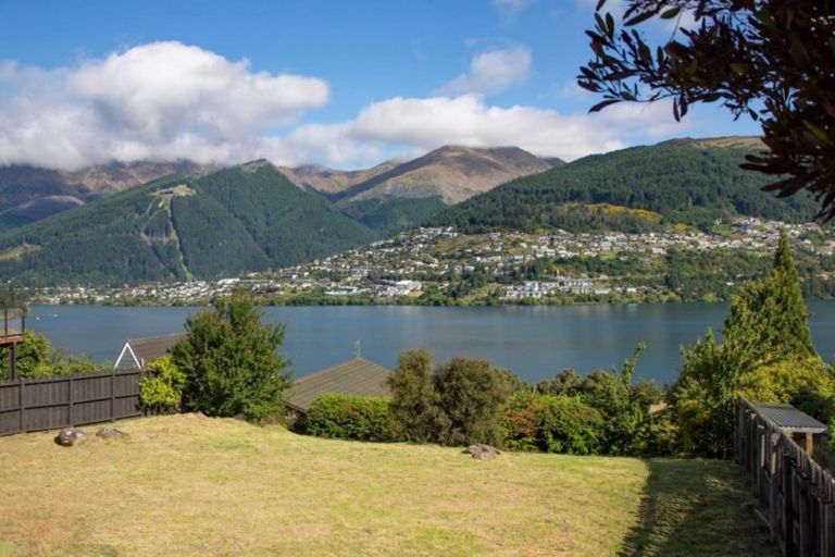 Photo of property in 38 Oregon Drive, Kelvin Heights, Queenstown, 9300