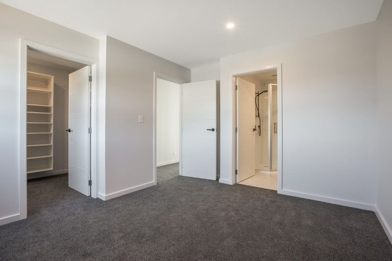 Photo of property in 8 Parekareka Lane, Kenepuru, Porirua, 5022