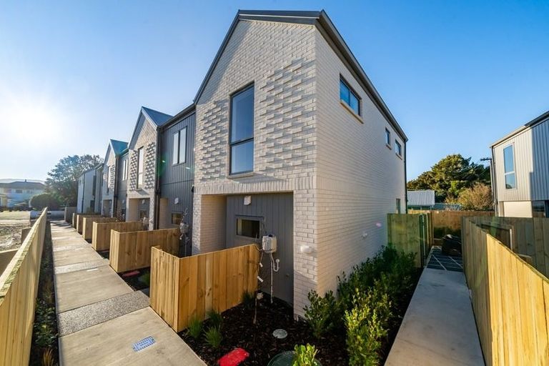 Photo of property in 8/16 Sladden Street, Naenae, Lower Hutt, 5011