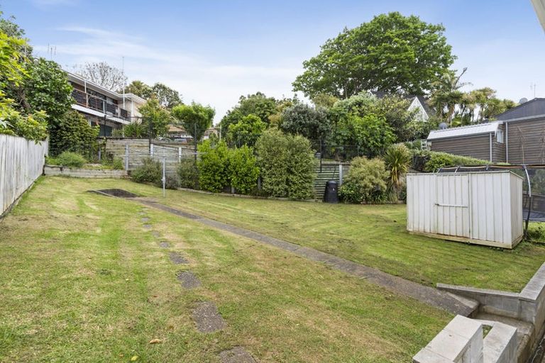 Photo of property in 12 Tanglewood Place, Cockle Bay, Auckland, 2014