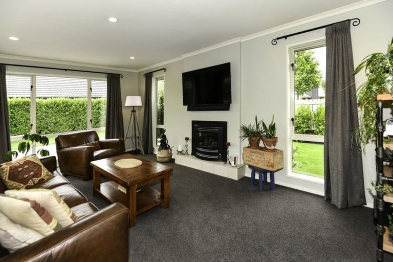 Photo of property in 12 Six Silvers Avenue, Halswell, Christchurch, 8025