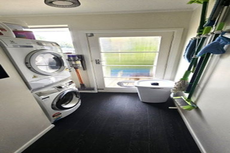 Photo of property in 60 Kingswood Road, Brookfield, Tauranga, 3110