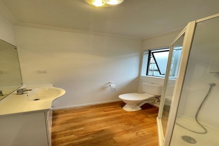 Photo of property in 4 Walter Haddrell Crescent, Flat Bush, Auckland, 2016