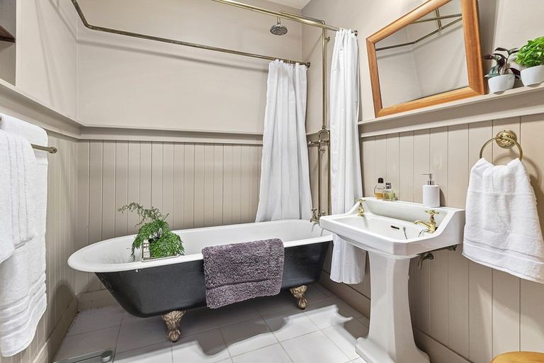 Photo of property in 38 Lerwick Terrace, Melrose, Wellington, 6022