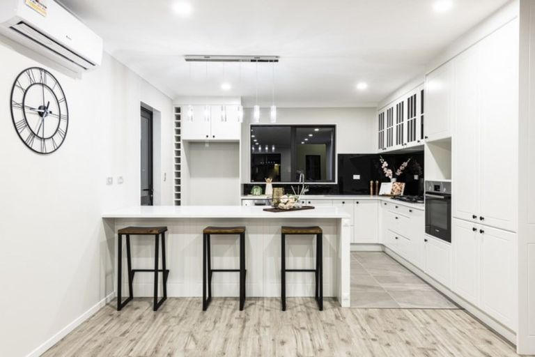 Photo of property in 198 Ridge Road, Howick, Auckland, 2014