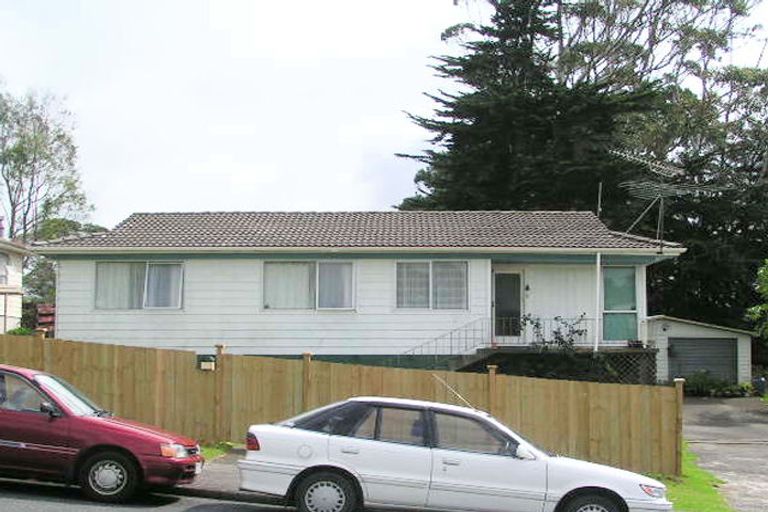 Photo of property in 18 Gallony Avenue, Massey, Auckland, 0614