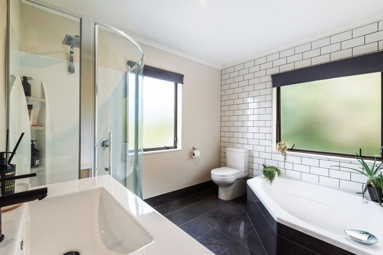 Photo of property in 16 Rakau Views, Orewa, 0931
