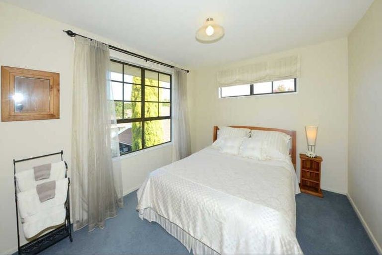 Photo of property in 20 Camrose Place, Ilam, Christchurch, 8041