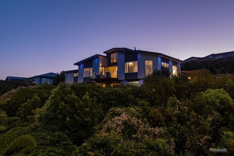 Photo of property in 25a Riverstone Drive, Riverstone Terraces, Upper Hutt, 5018