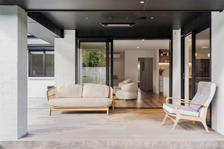 Photo of property in 15 Bellamont Street, Kumeu, 0810