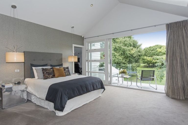 Photo of property in 39 Maungakiekie Avenue, Greenlane, Auckland, 1051