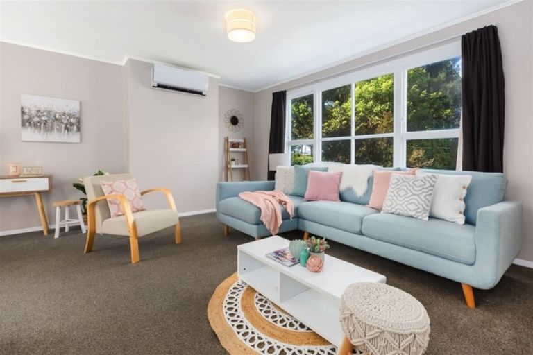 Photo of property in 2 Bedford Street, Cannons Creek, Porirua, 5024