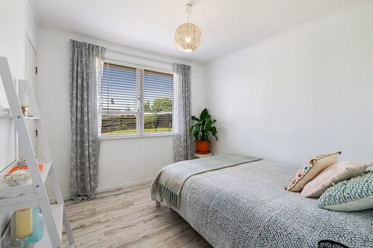 Photo of property in 25 Japonica Drive, Beach Haven, Auckland, 0626