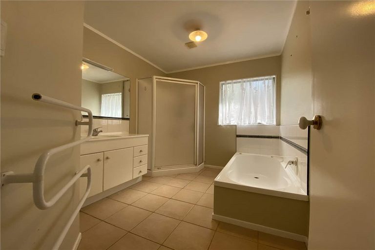 Photo of property in 14 Excelsa Place, Albany, Auckland, 0632