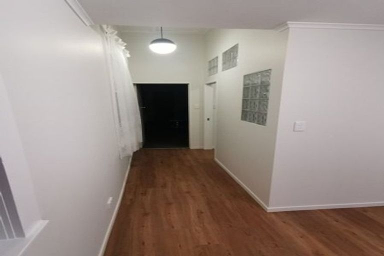 Photo of property in 318 West Coast Road, Glen Eden, Auckland, 0602