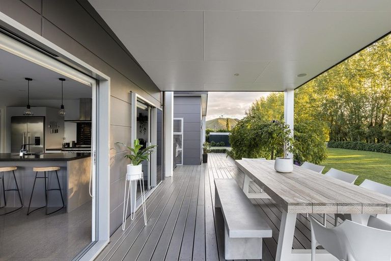 Photo of property in 5 Royal Ascot Drive, Papamoa Beach, Te Puke, 3187