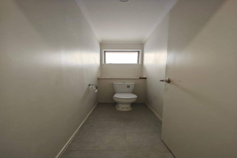 Photo of property in 66 Kaipatiki Road, Glenfield, Auckland, 0629