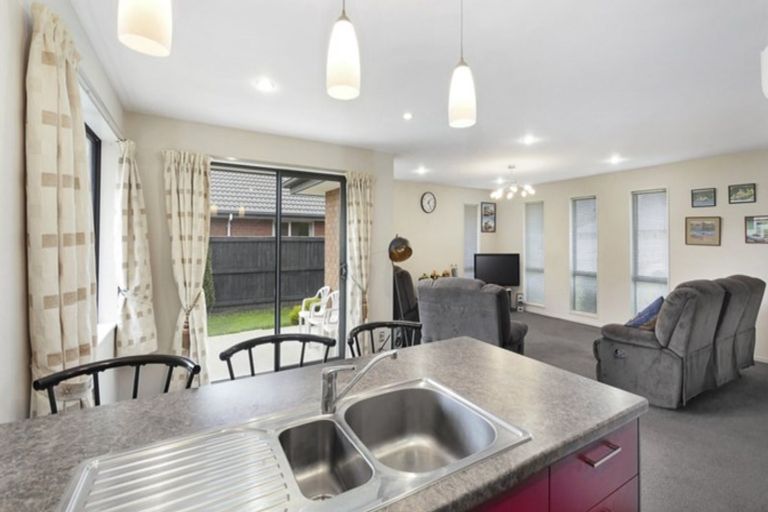 Photo of property in 9 Little Oaks Drive, Yaldhurst, Christchurch, 8042