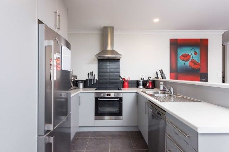 Photo of property in 10 Bathurst Crescent, Pyes Pa, Tauranga, 3112