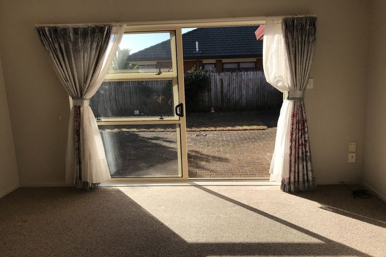 Photo of property in 116 Burswood Drive, Burswood, Auckland, 2013