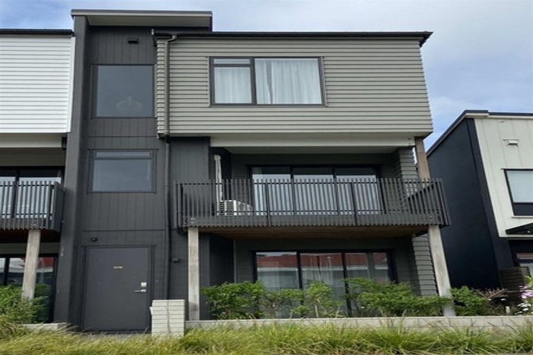 Photo of property in 83a Hobsonville Point Road, Hobsonville, Auckland, 0616