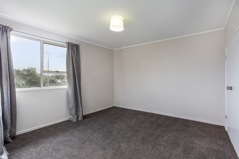 Photo of property in 42a Parakai Avenue, Parakai, 0830