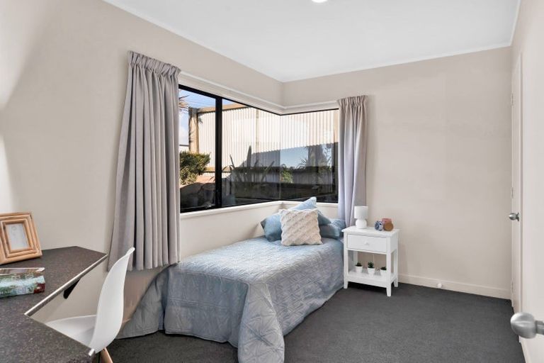 Photo of property in 23 Maratahu Street, Westown, New Plymouth, 4310