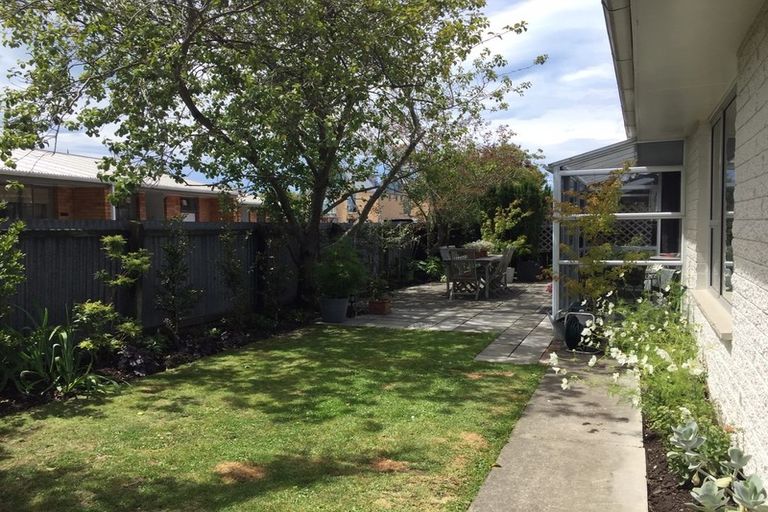 Photo of property in 75a Picton Avenue, Riccarton, Christchurch, 8011
