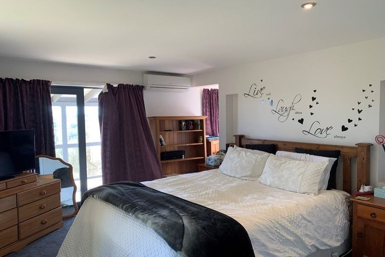 Photo of property in 14 Rice Crescent, Newlands, Wellington, 6037
