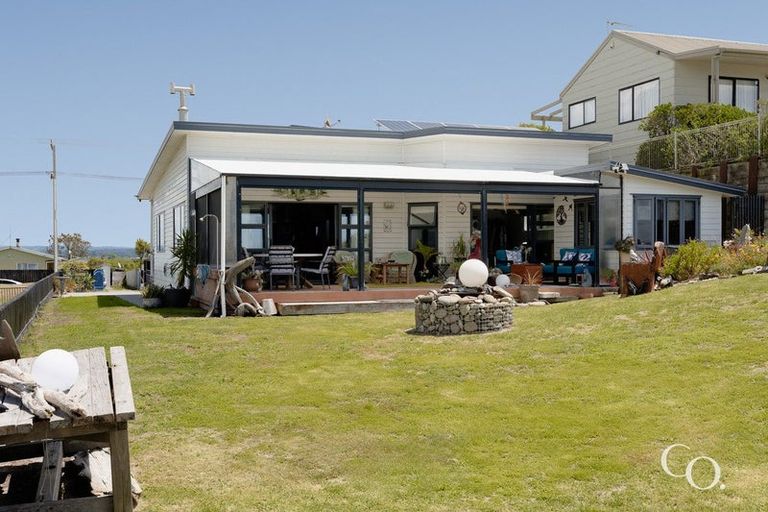 Photo of property in 103 Pukehina Parade, Pukehina, Te Puke, 3189