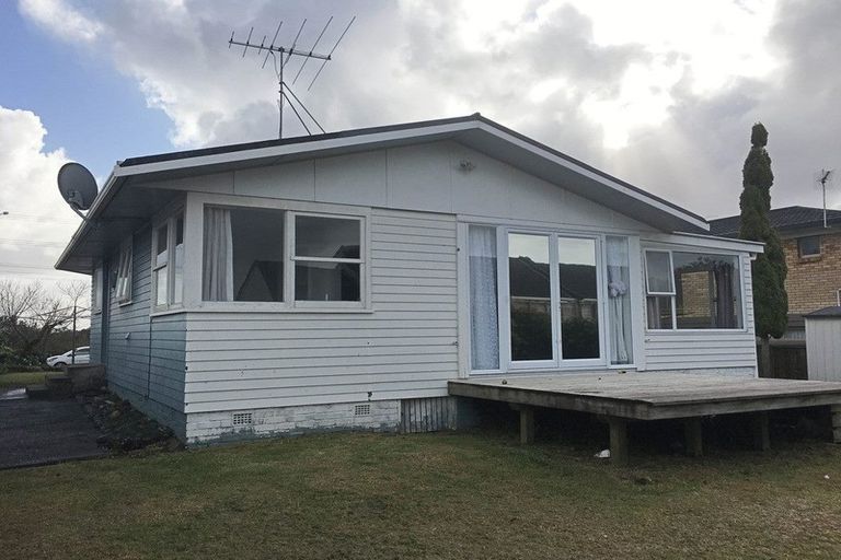 Photo of property in 169 Hobsonville Road, West Harbour, Auckland, 0618