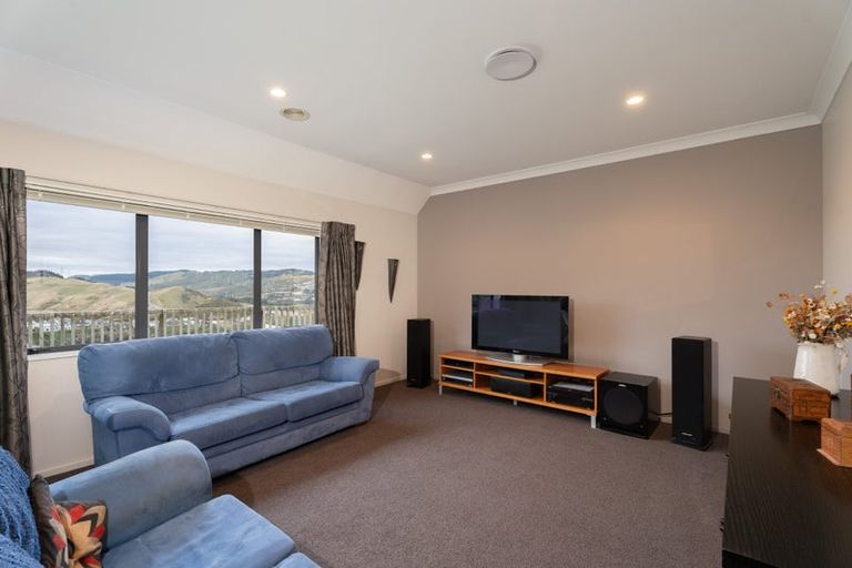 Photo of property in 49 Erlestoke Crescent, Churton Park, Wellington, 6037