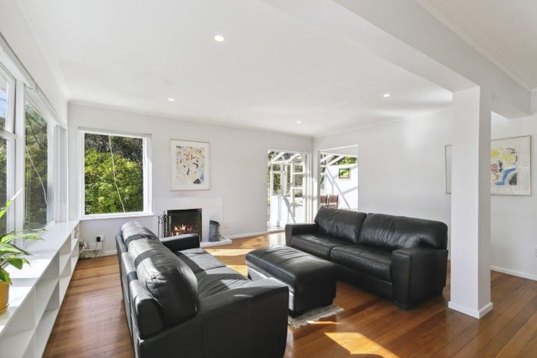 Photo of property in 25 Burrows Avenue, Karori, Wellington, 6012