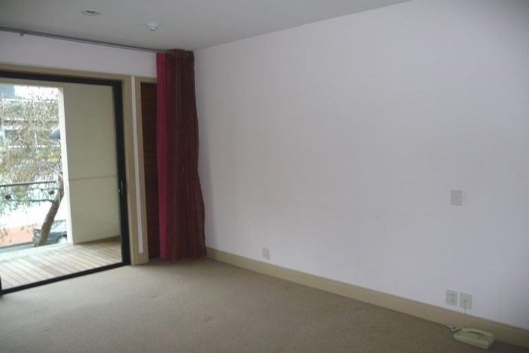 Photo of property in Latitude 37 East Apartments, 1d/20 Pakenham Street East, Auckland Central, Auckland, 1010
