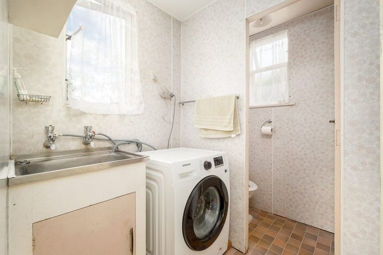 Photo of property in 65 Martin Avenue, Beckenham, Christchurch, 8023