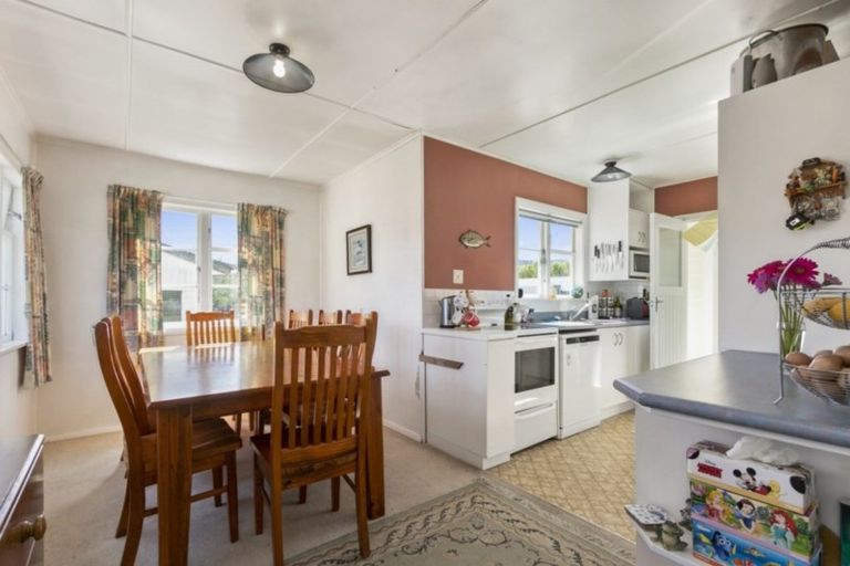 Photo of property in 16 Hay Street, Wainuiomata, Lower Hutt, 5014