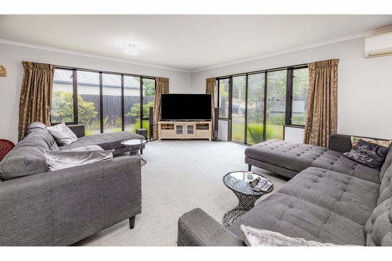 Photo of property in 15 Willoughby Lane, Parklands, Christchurch, 8083