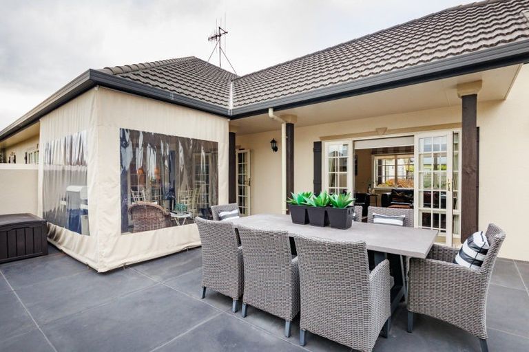 Photo of property in 35 Cashmere Drive, Fitzherbert, Palmerston North, 4410