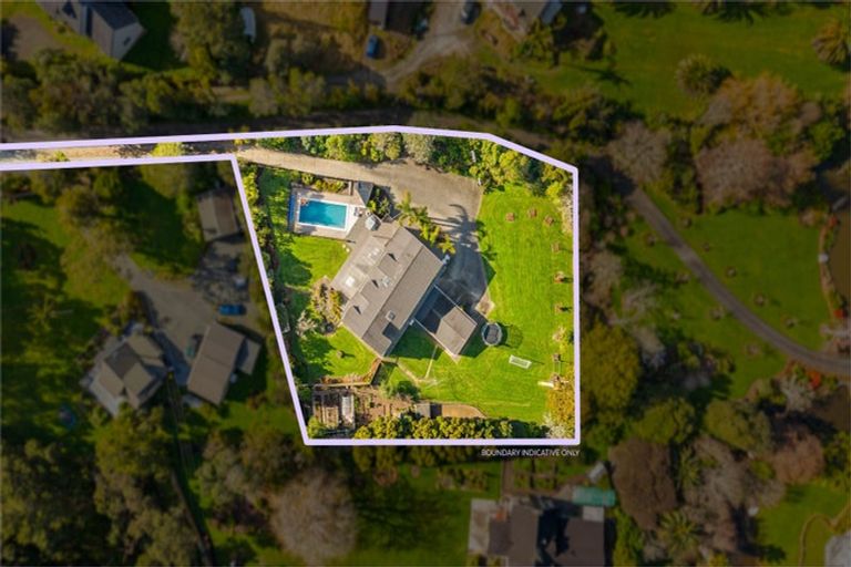 Photo of property in 15a Whangaparaoa Road, Red Beach, 0932