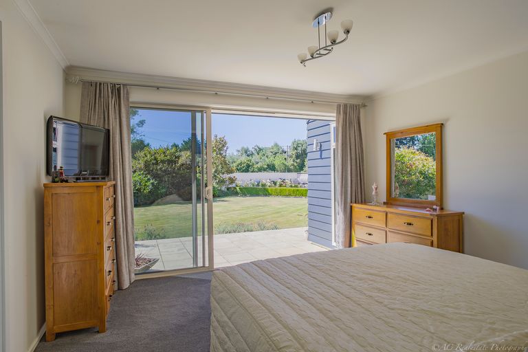 Photo of property in 49 Tancred Street, Geraldine, 7930