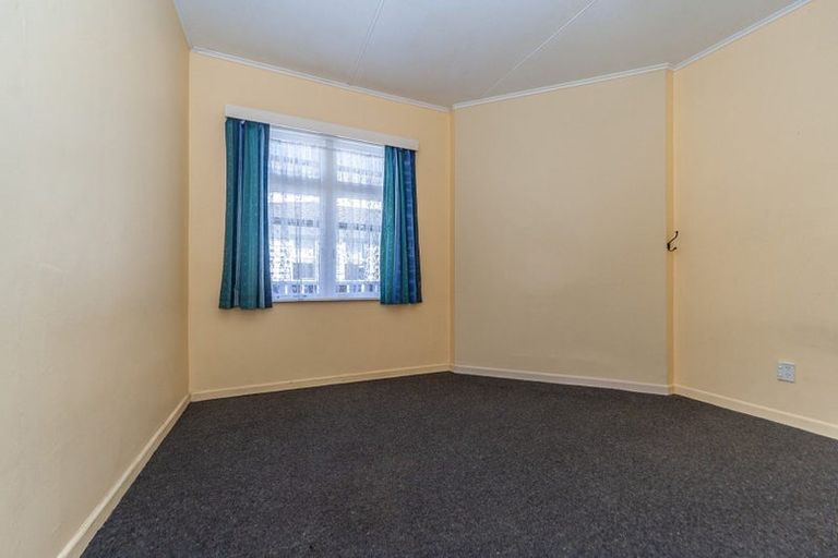 Photo of property in 53 Tauhinu Road, Miramar, Wellington, 6022