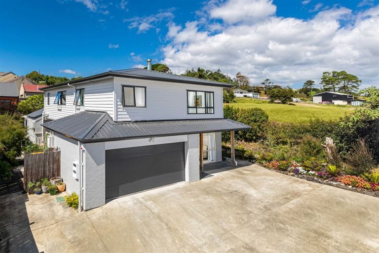 Photo of property in 22 View Ridge Drive, Ranui, Auckland, 0612