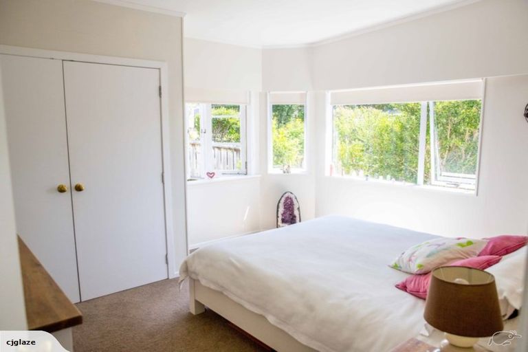 Photo of property in 33 Scott Road, Stanmore Bay, Whangaparaoa, 0932