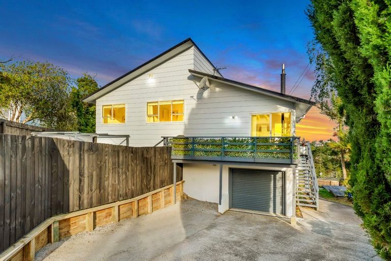 Photo of property in 1/28 Noeleen Street, Glenfield, Auckland, 0629