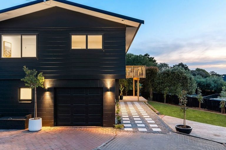 Photo of property in 1 Tauhinu Road, Greenhithe, Auckland, 0632