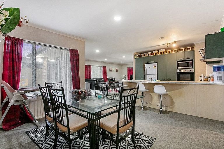 Photo of property in 47 Sandwick Drive, Weymouth, Auckland, 2103