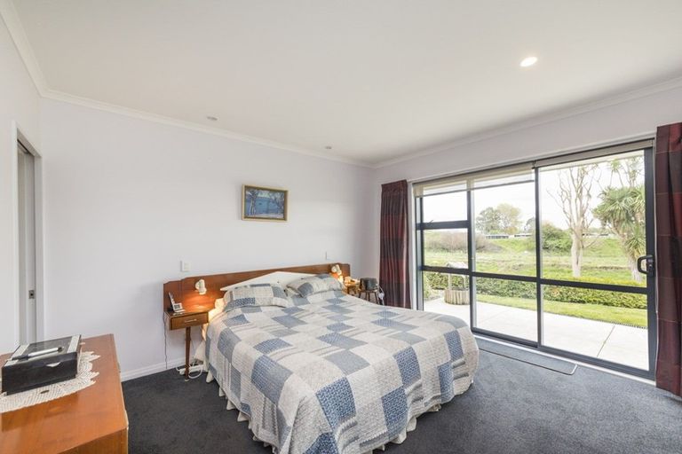 Photo of property in 30 Grand Oaks Drive, Awapuni, Palmerston North, 4412